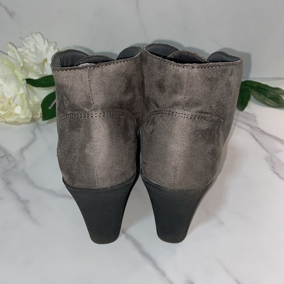 White Mountain Lace-up Oxford  Style Bootie Size 9M - Picture 14 of 17